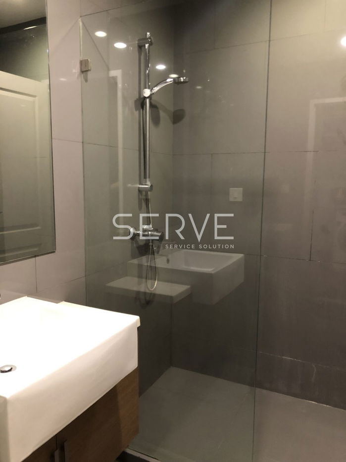 รูป Studio Unit, Close to BTS Surasak / Good View & Fully Fur.-Noble Revo Silom - รูปที่ 9/10