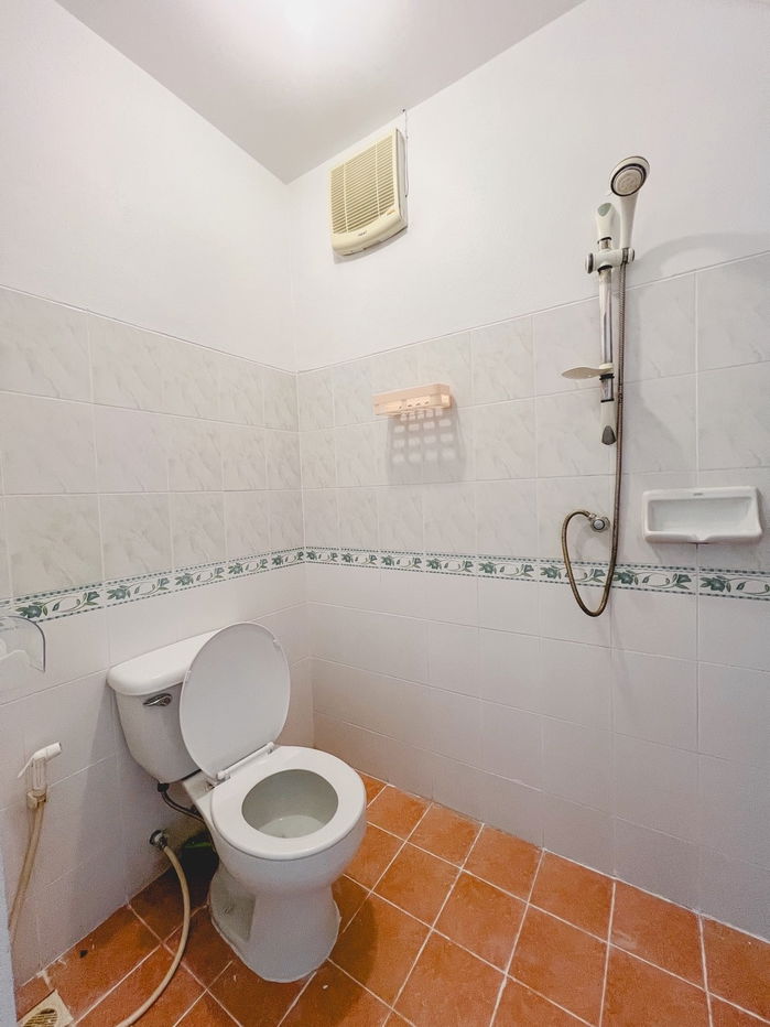 picture House for Rent – Corner Unit at Tharnthong Village - 18/34