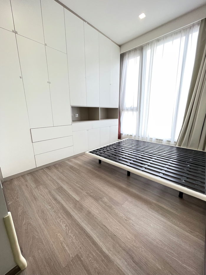 picture 3 bed room rental for Shrewsbury school family - 7/16