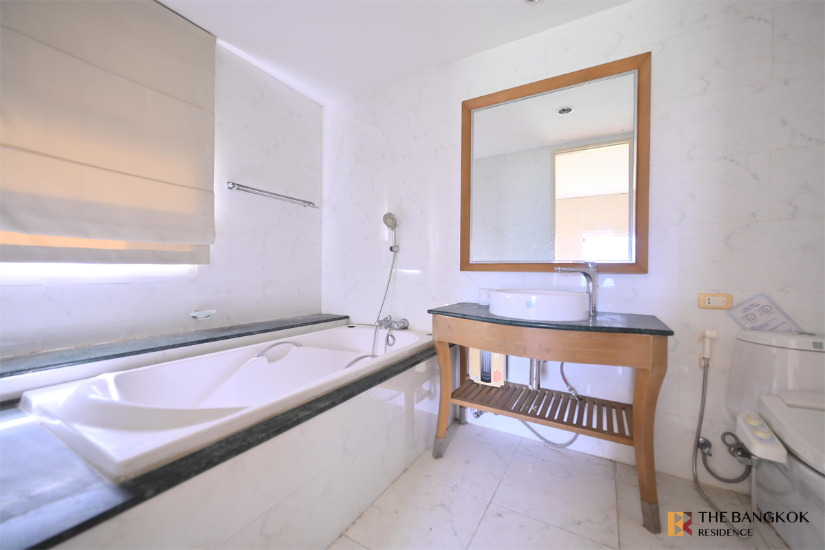 รูป คอนโด Luxury ทำเลใจกลางเมือง เดอะ แบงคอก สุขุมวิท 61 - รูปที่ 4/10