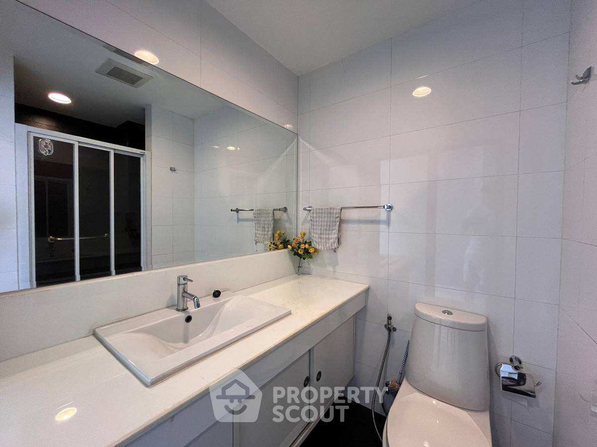 picture 2-bed 2-bath Condo size 70 sq.m. at D65 Condominium by BTS Ekkamai for sale (ID 992561) - 7/7