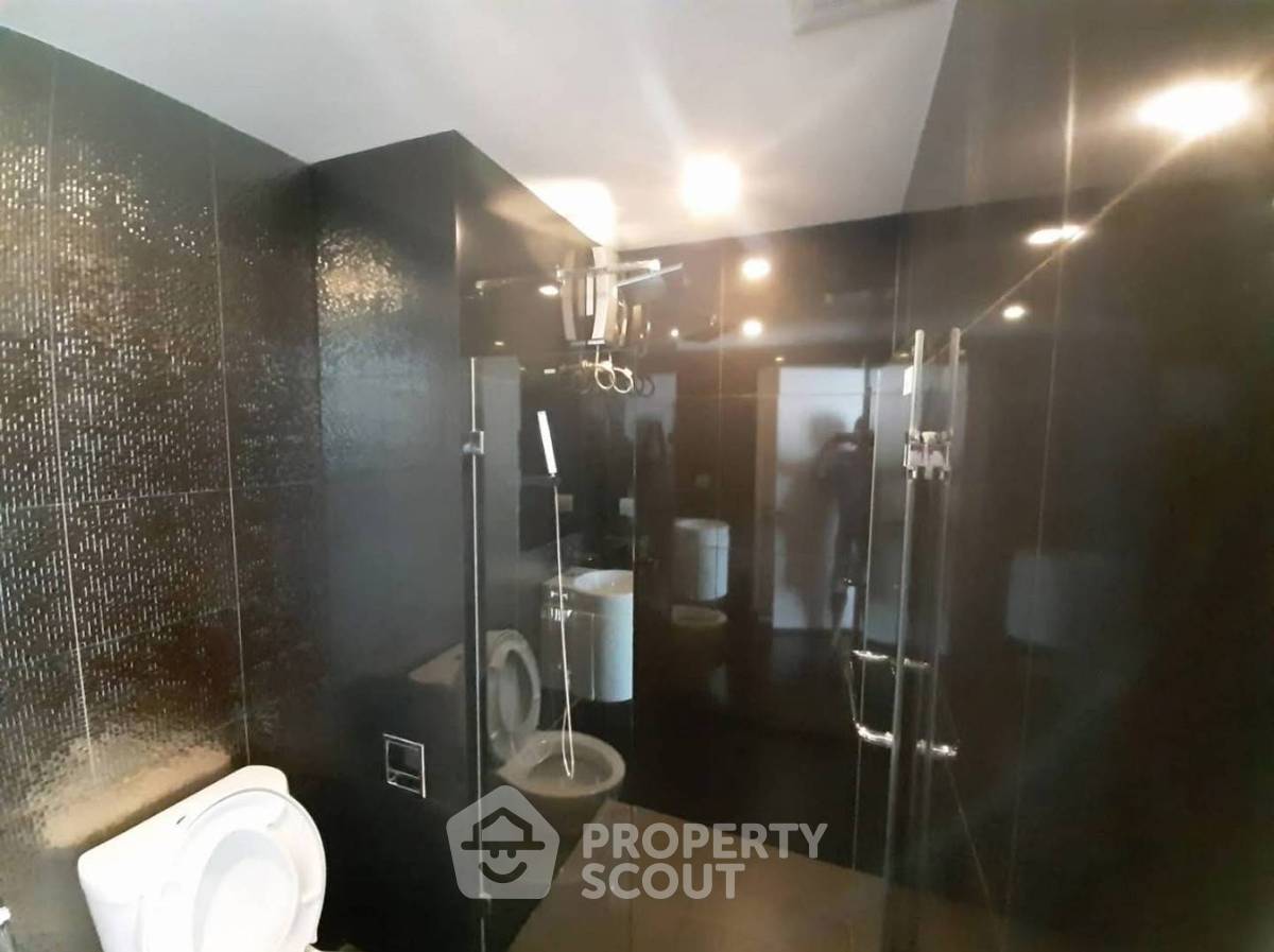 picture 2-BR Condo at Rhythm Sukhumvit 36-38 near BTS Thong Lor (ID 2075043) - 4/10