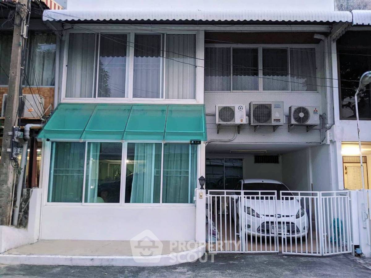 รูป ทาวน์เฮาท์ 3-ห้องนอน ใกล้ BTS ห้าแยกลาดพร้าว (ID 2035788) - รูปที่ 1/21