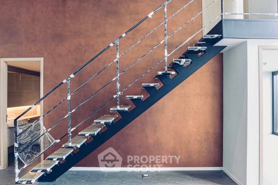 picture 2-BR Condo at The Lofts Silom near BTS Surasak (ID 725884) - 2/12