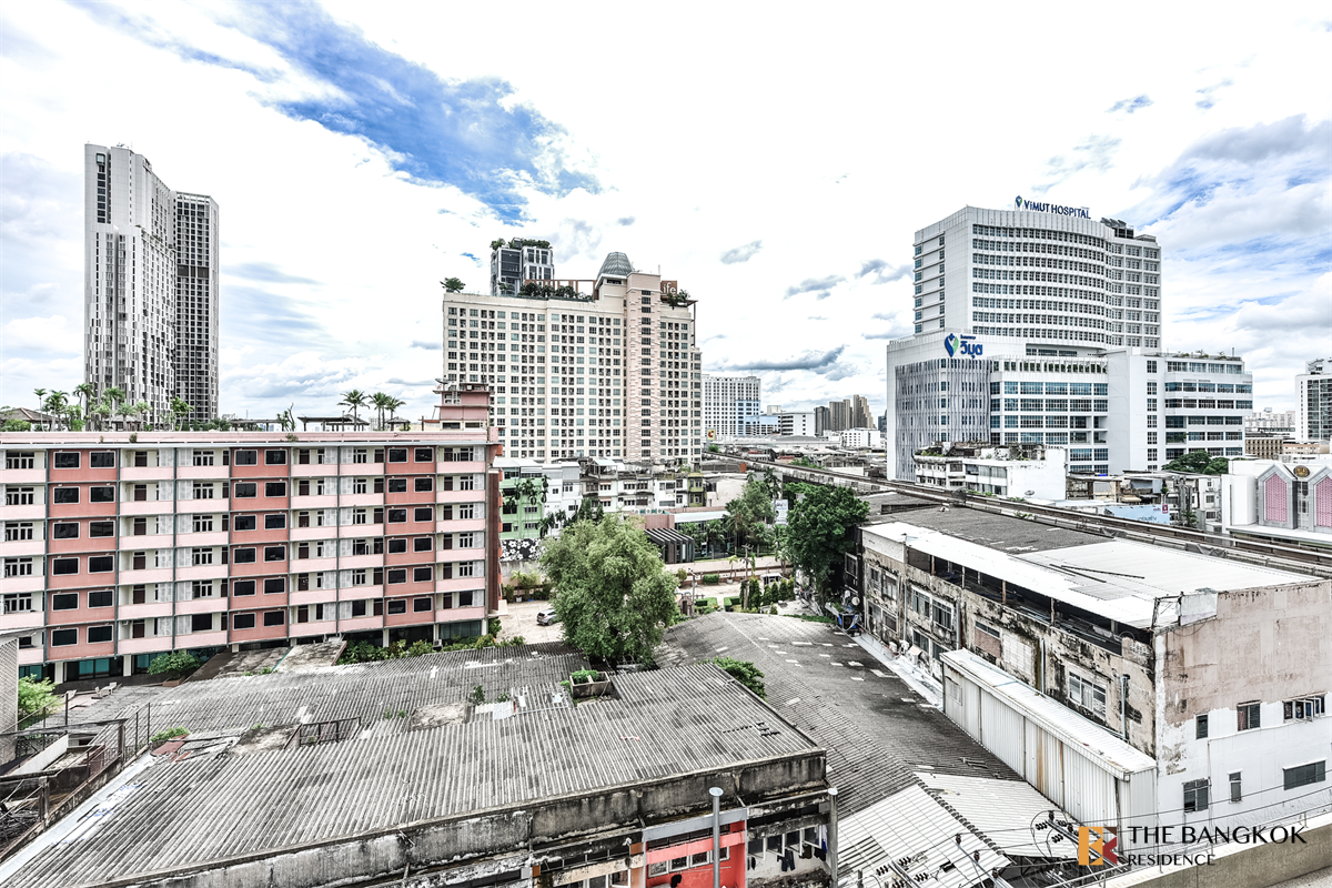 picture Luxury Condo at Special Price MB Grand Phaholyothin near BTS Sena Ruam - 1/10