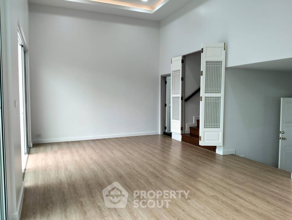 picture 4-BR Townhouse near MRT Sukhumvit (ID 2098222) - 14/20