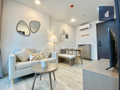 XT Huaikhwang 1Bedroom close to elevation on High floor take City View Ready to Move in 