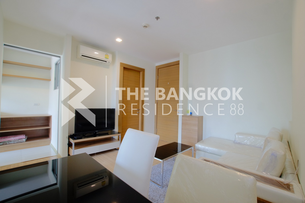 picture RHYTHM Ratchada-Huaikhwang Premium Luxury Condo in Prime Location near MRT Huai Khwang Station - 1/10