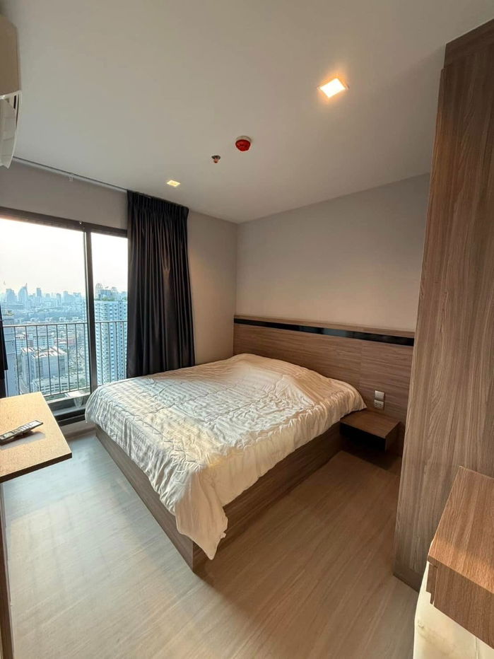 picture Code: KJ7659  for rent Life Asoke - Rama 9 // Line ID: @kjcondo (with @) // - 1/4