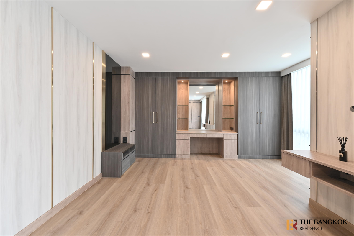 picture Somkid Gardens Ultimate Luxury Lifestyle with Convenience near BTS Phloen Chit - 4/10