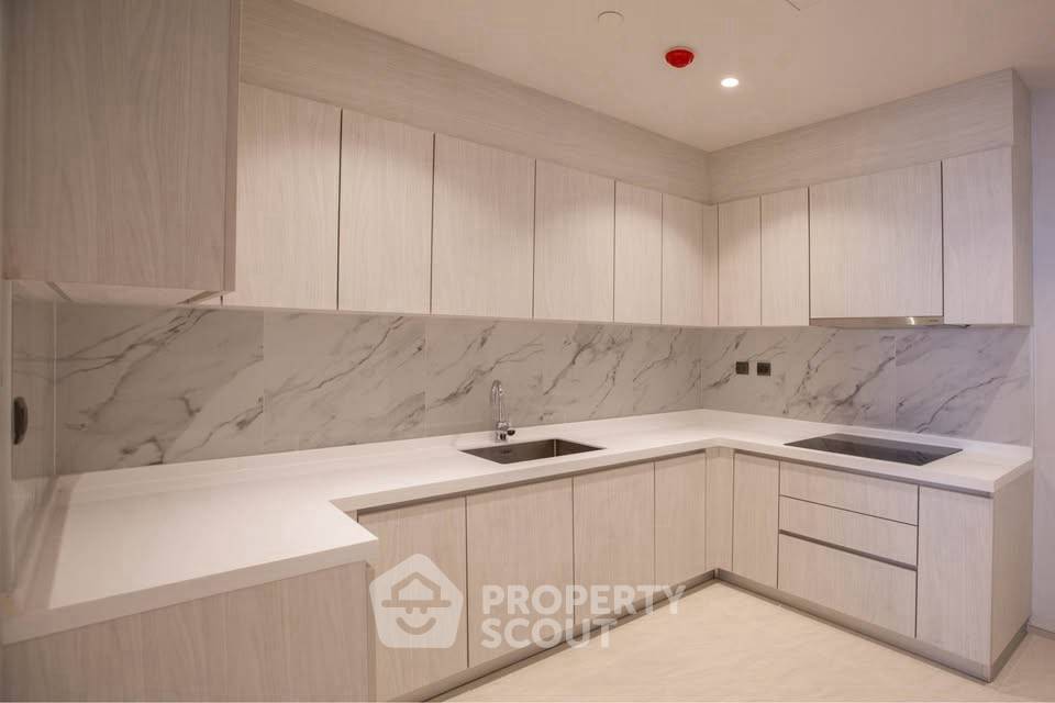 picture 3-BR Condo at Muniq Langsuan near BTS Ratchadamri (ID 2209128) - 8/10