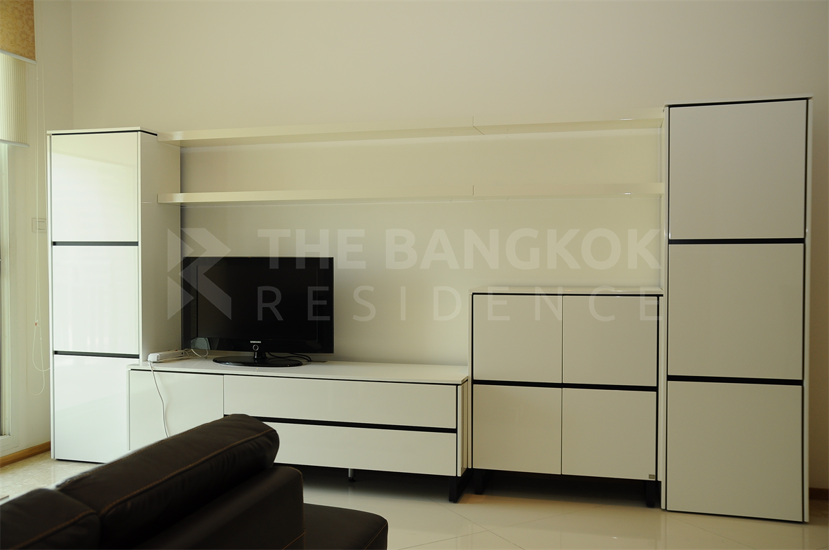 picture The Empire Place  Luxury Unit, Ready for You Without the Wait - 6/10