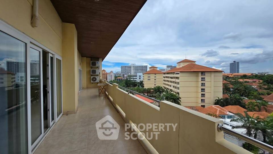 picture 2-BR Condo at View Talay 3 close to Phratamnak (ID 2208694) - 11/20