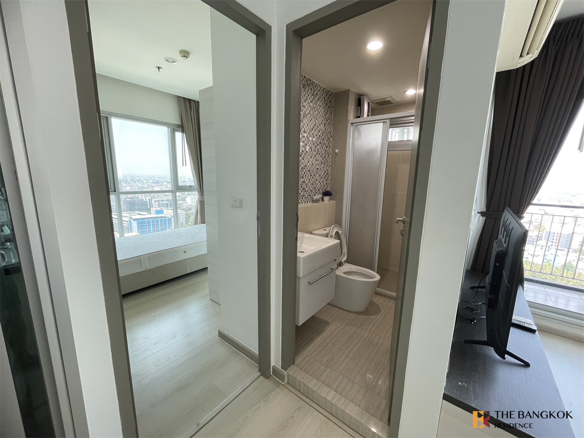 picture Life Ratchadapisek Ultimate Luxury Lifestyle with Convenience near MRT Huai Khwang Station - 9/10