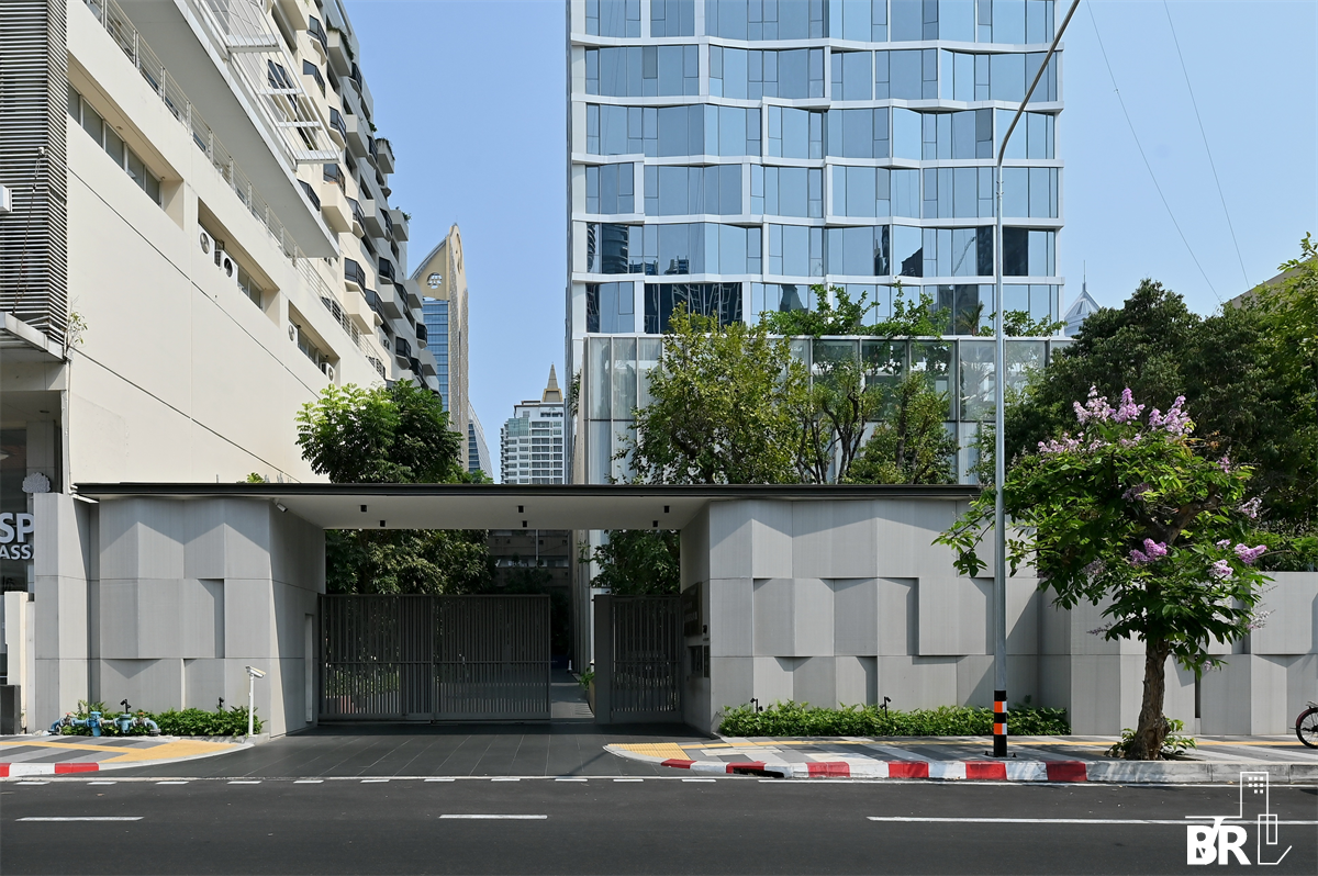 picture Luxury Condo at Special Price SCOPE Langsuan near BTS Chit Lom - 1/9