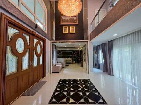 Luxury House for Sale – Spacious Home in Prime Location, Pinklao–Ratchapruek | Golden Heritage
