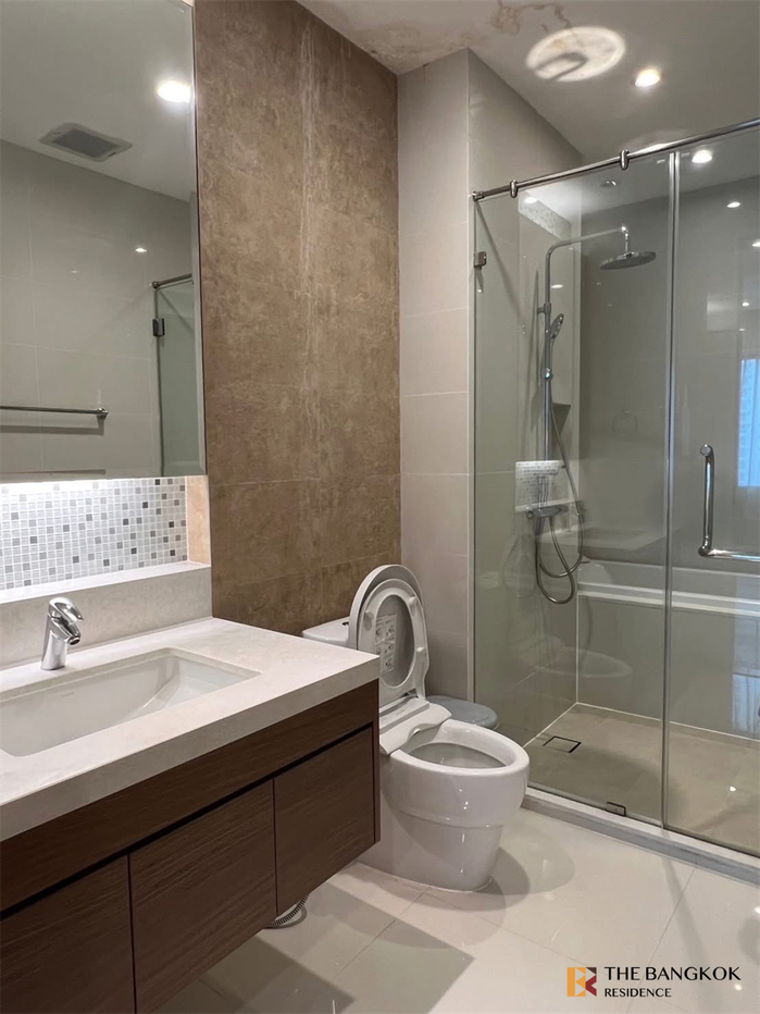 picture Bright 24  Luxury Unit, Ready for You Without the Wait - 1/10