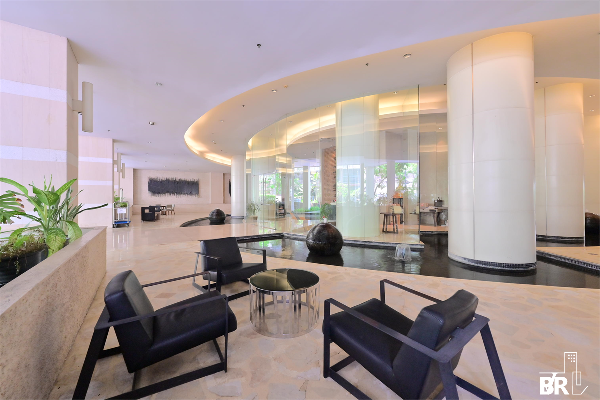 picture The Rajdamri near BTS Ratchadamri Luxurious Design, Elevated Atmosphere - 8/9