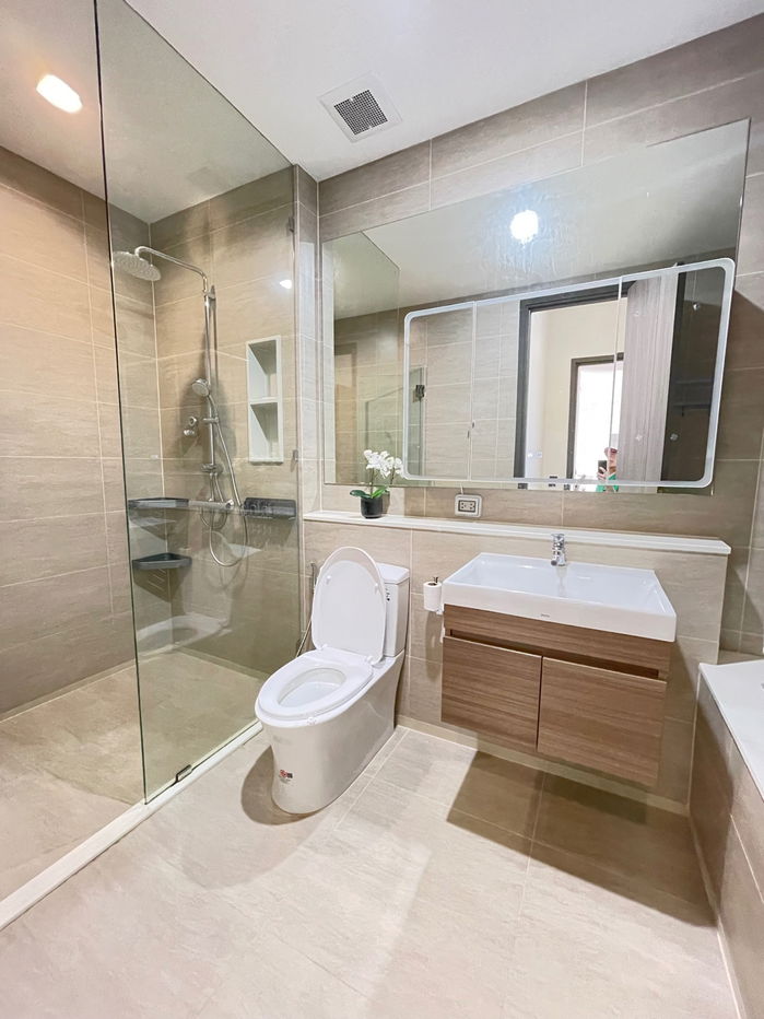 picture 3 bed room rental for Shrewsbury school family - 8/16