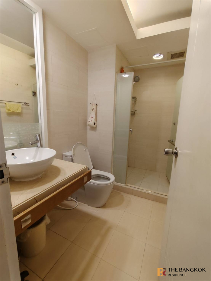 picture The Bangkok Thanon Sub near MRT Sam Yan Station The Privilege of Luxury in an Economic Hub Location - 2/10