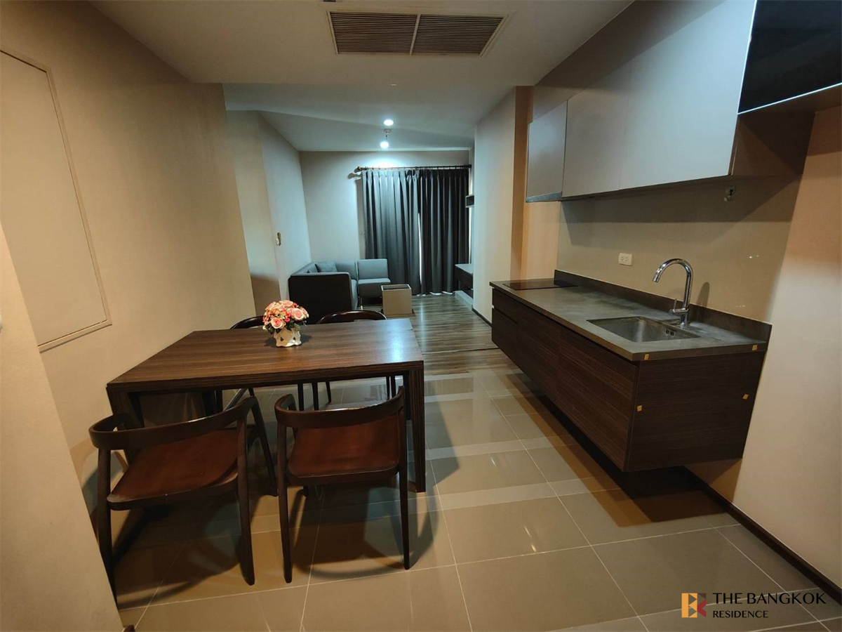 picture Teal Sathorn-Taksin Live the Luxury Style in a High-potential Location near BTS Wongwian Yai - 6/9