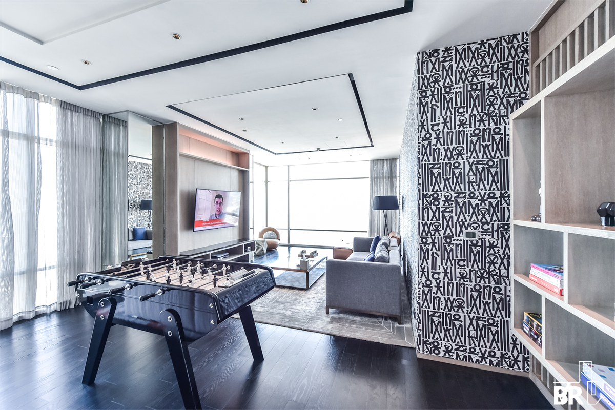 picture Four Seasons Private Residences  Ultimate Luxury Lifestyle with Convenience - 4/9