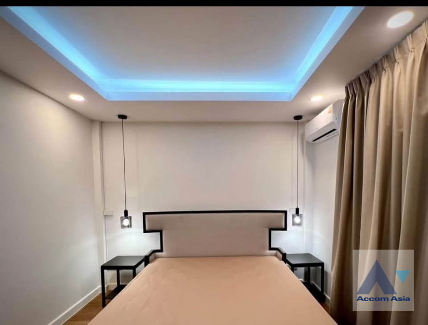 รูป 🔼🔽 AccomA 📩 Fully Furnished,Newly renovated,Pet friendly 4 BR Townhouse @Plus Park Avenue Lasalle - Srinakarin (AA42913) - รูปที่ 13/17