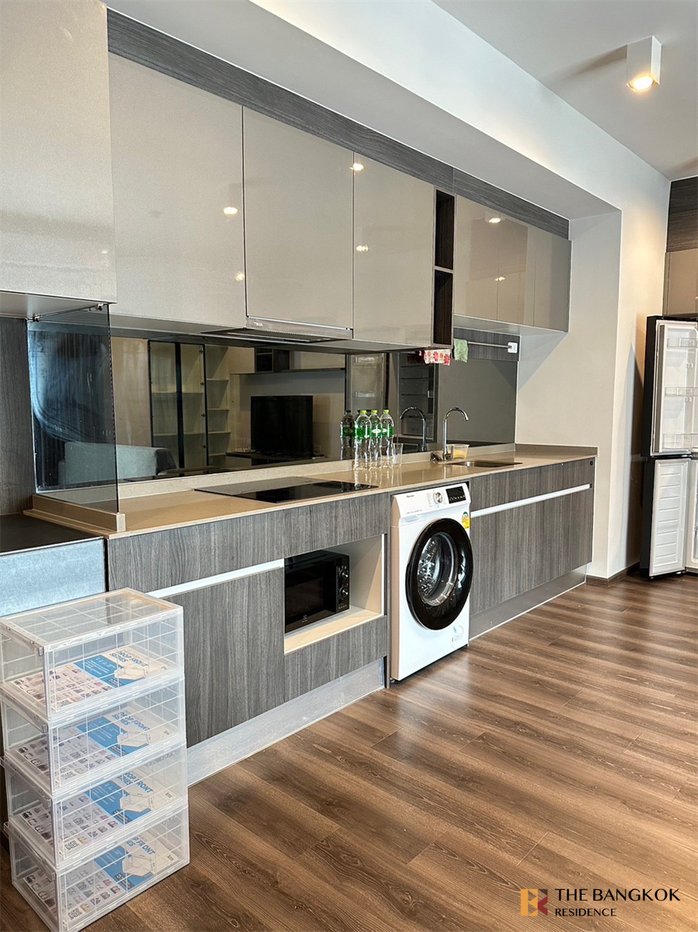 picture Live the Luxury Style in a High-potential Location Ideo Rama 9-Asoke near MRT Rama 9 Station - 1/10