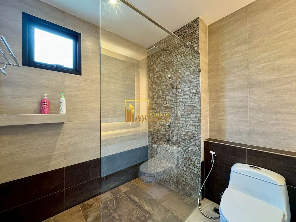 รูป EM Villa - 3 Storey 4 Bedroom House With Pool in Phrom Phong - BR7508SH - รูปที่ 28/60
