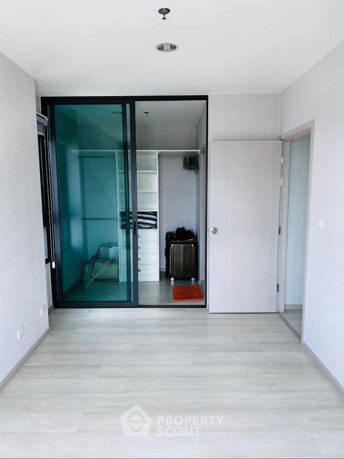 picture 2-BR Condo at Life Pinklao near MRT Bang Yi Khan (ID 1886237) - 9/16