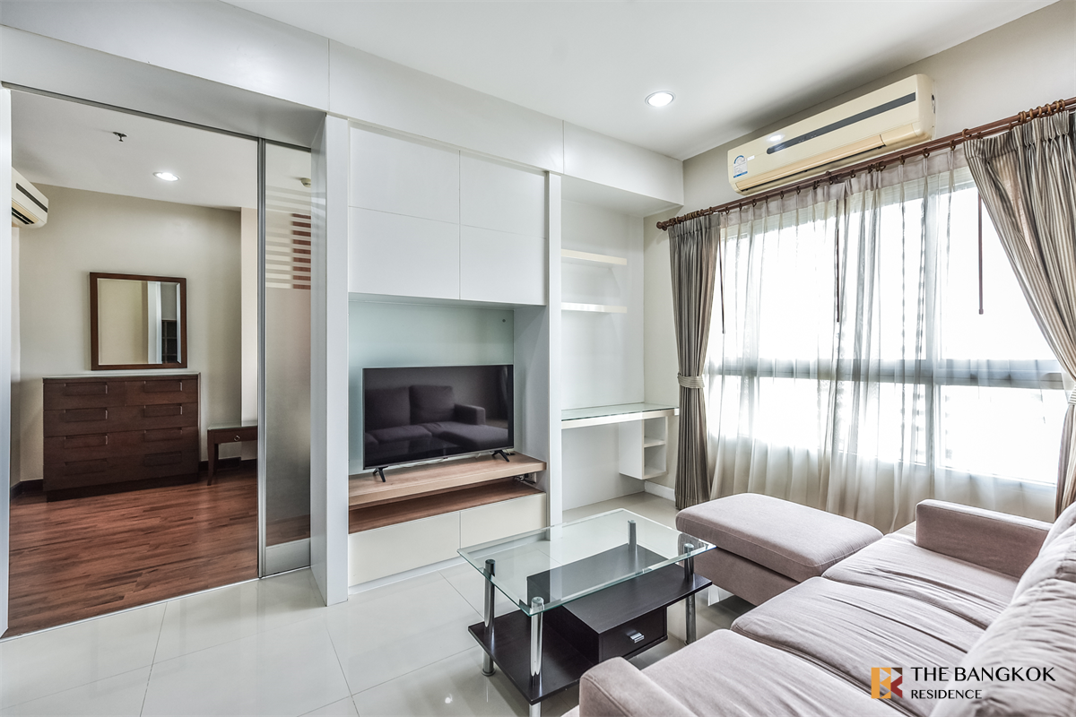 picture Q House Condo Sathorn near BTS Krung Thonburi Ultimate Luxury Lifestyle with Convenience - 2/10