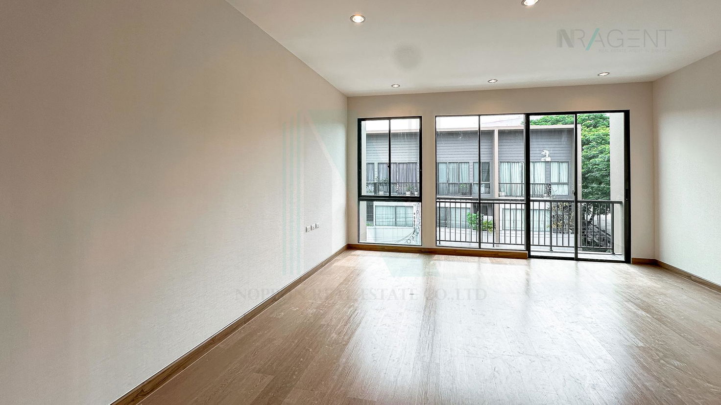 picture 🔺 For Sell Town house BAAN KLANG MUANG RAMA 9-KRUNGTHEP KREETHA 2-story 3 bedroom 3 bathroom - 6/8