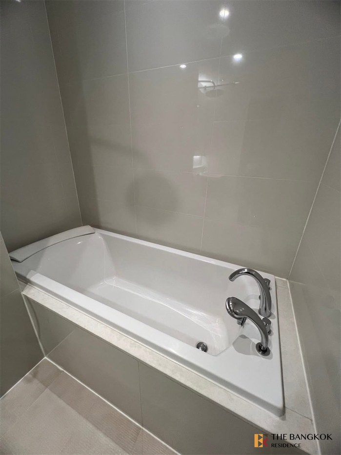 picture Bright 24  Luxury Unit, Ready for You Without the Wait - 3/10