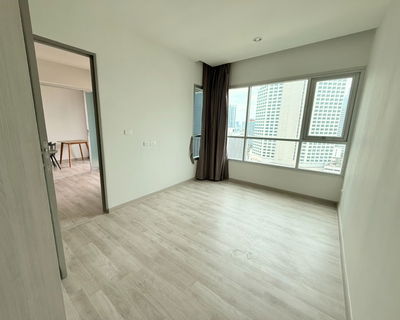 Condo for sale Life Ratchadapisek Price 4,240,000 baht [SHN00434]