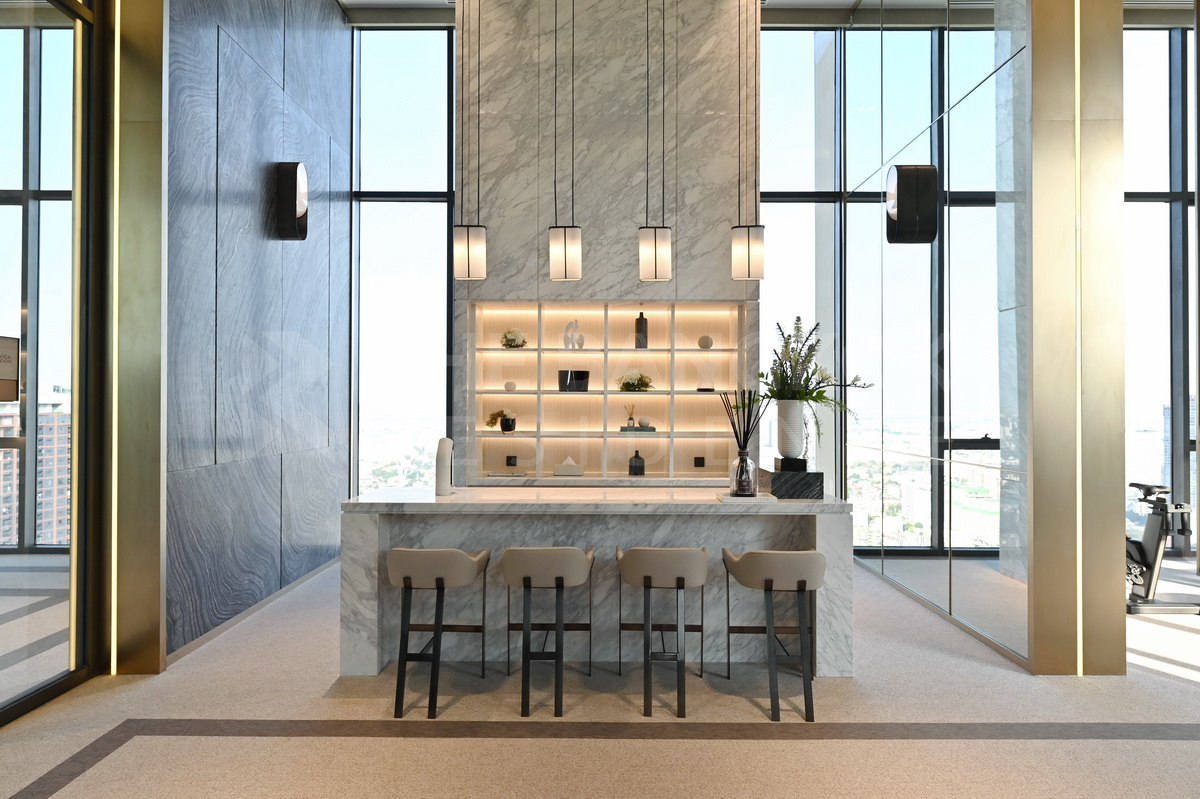 picture Luxurious Design, Elevated Atmosphere The Crest Park Residences near MRT Phahonyothin Station - 2/9