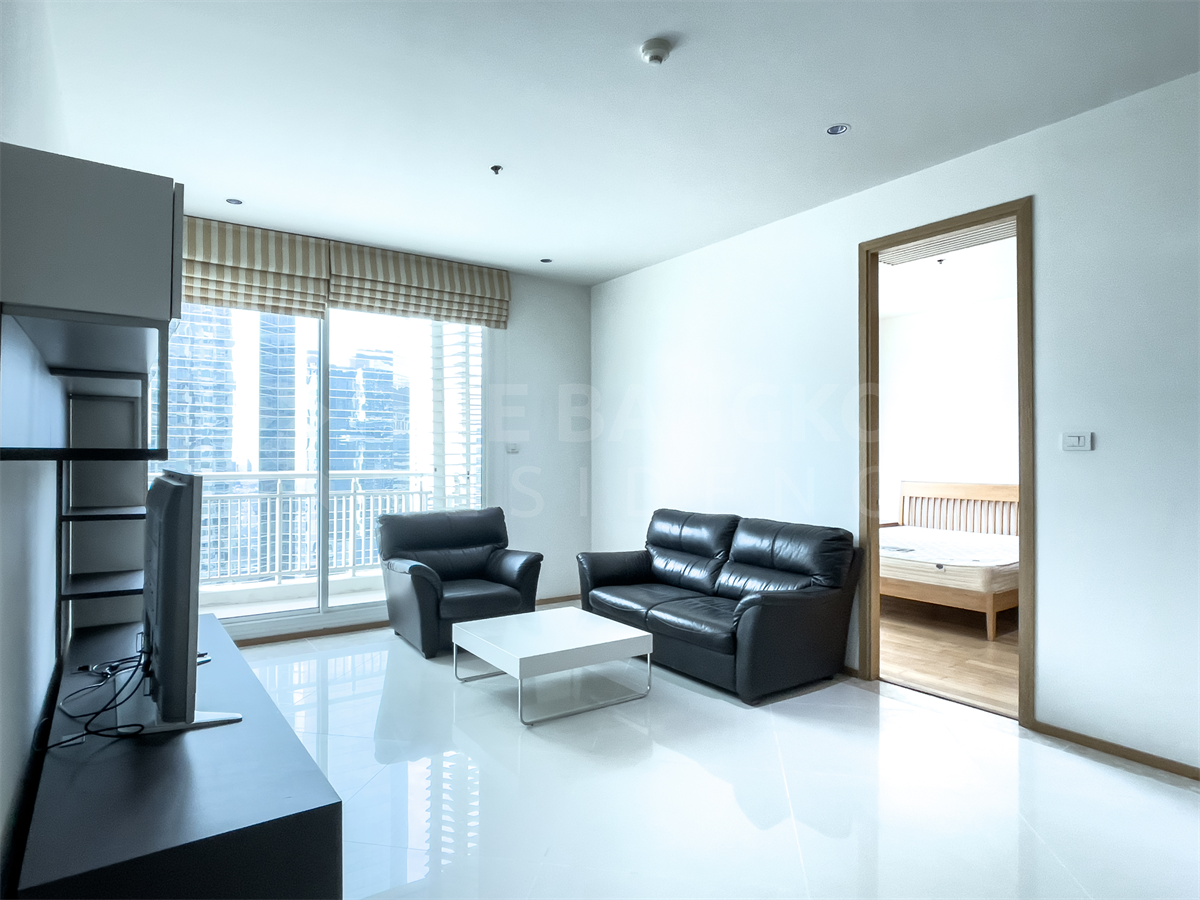picture The Empire Place Luxuriously Elevated Unit - 2/10