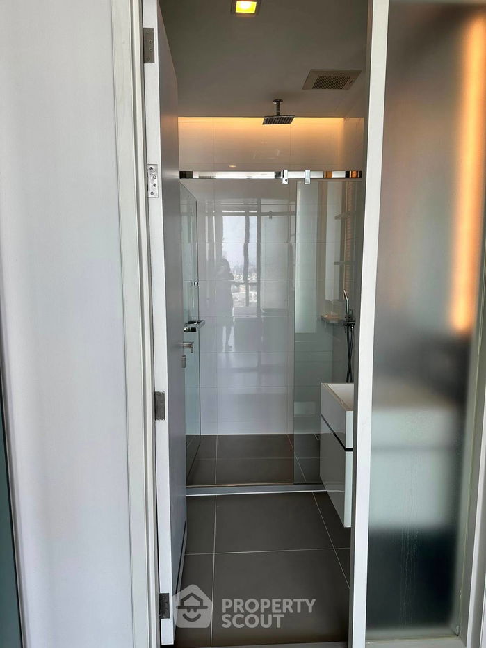 picture 1-BR Condo at The Room Sukhumvit 21 near MRT Sukhumvit (ID 2207496) - 8/19