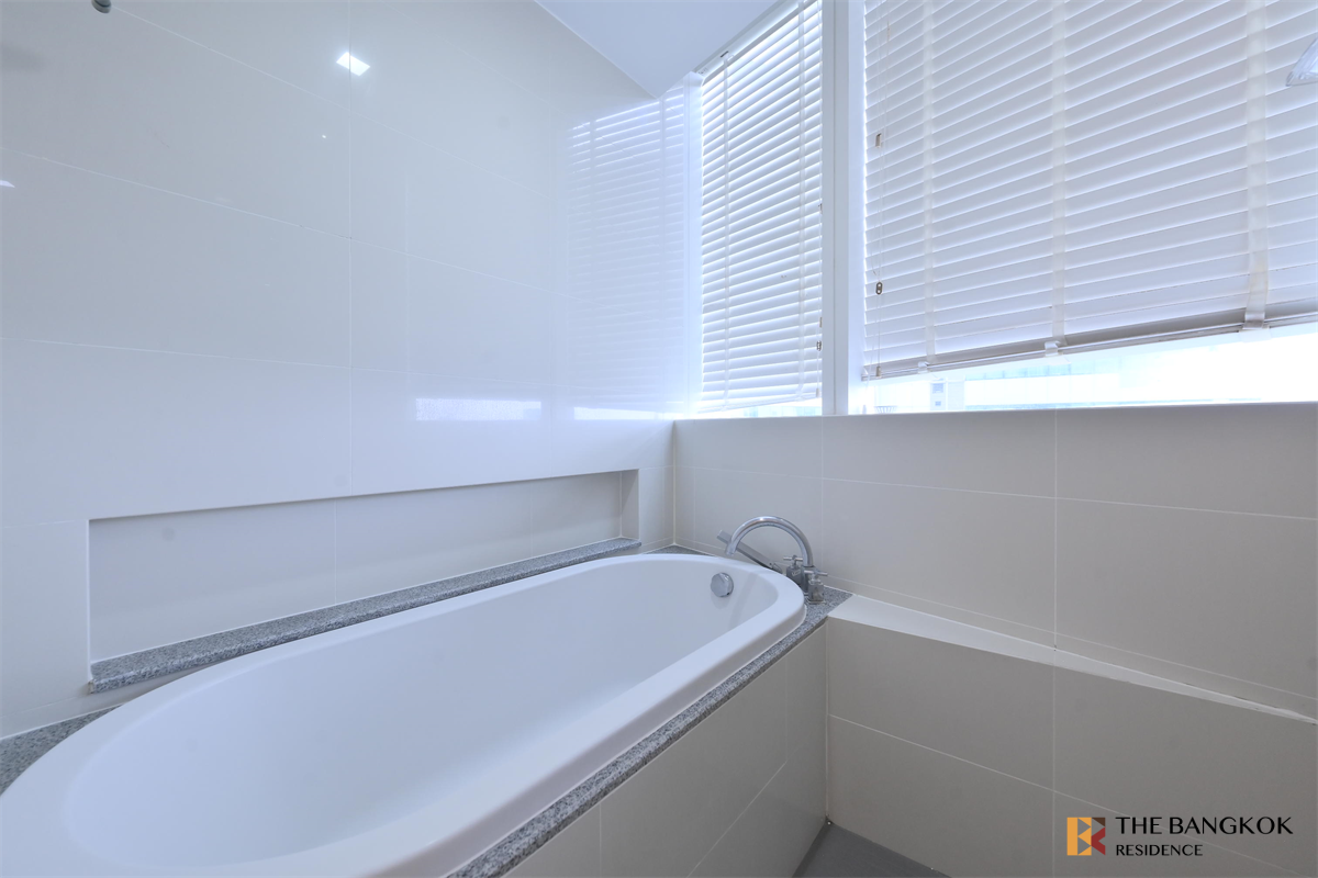 picture Millennium Residence Luxury Unit, Ready for You Without the Wait - 1/10