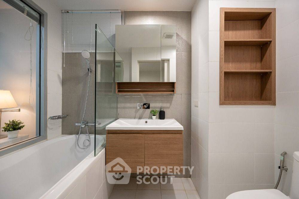 picture 2-BR Condo at The Seed Musee Sukhumvit 26 near BTS Phrom Phong (ID 1573887) - 35/44
