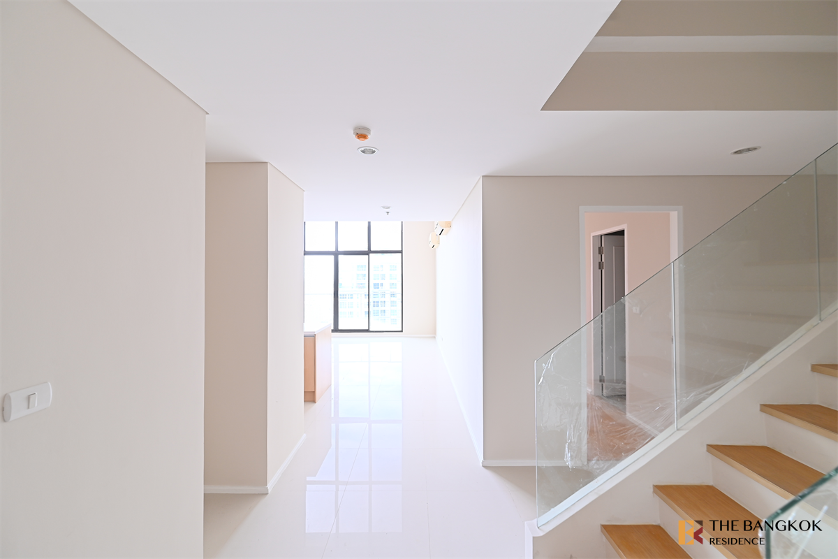 picture The Privilege of Luxury in an Economic Hub Location Villa Asoke near MRT Phetchaburi Station - 6/10