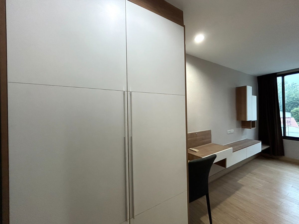 picture Selling Trams condo Jed yod , near Nimman , Maya Mall , Price 1.79 MB Tel. 082-3899314 (Khun Boo) - 9/22