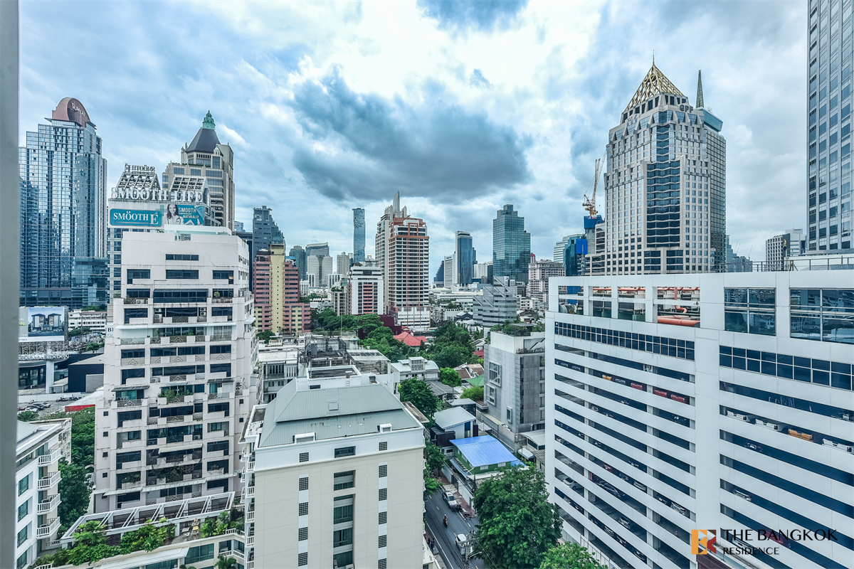 picture Luxury Condo in Central City Location Saladaeng One near MRT Lumpini Station - 9/10