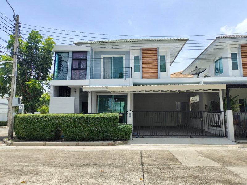 Houses for sale : [For Sale] Single detached house, corner house, Groove Ville Bangna project, km. 10, near Mega Bangna, expressway and community area.