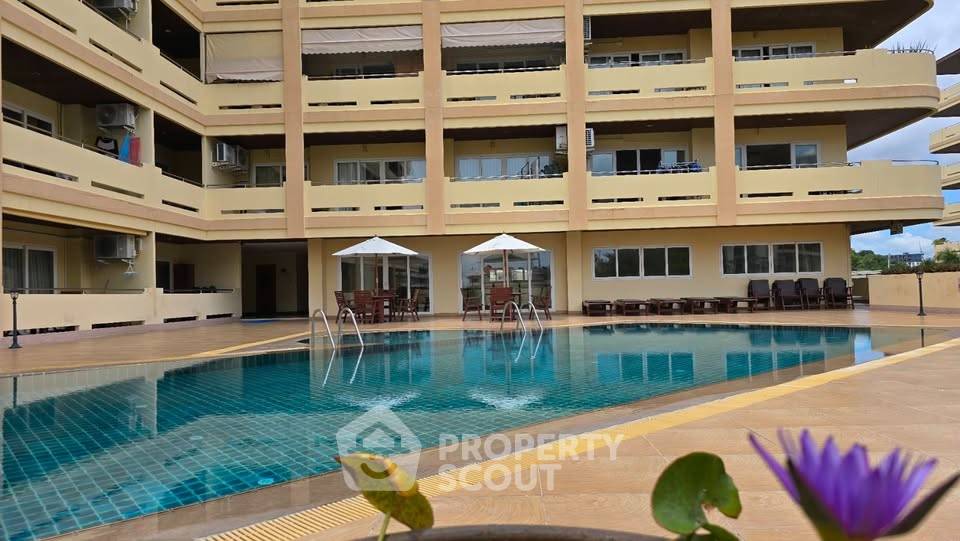 picture 2-BR Condo at View Talay 3 close to Phratamnak (ID 2208694) - 3/20