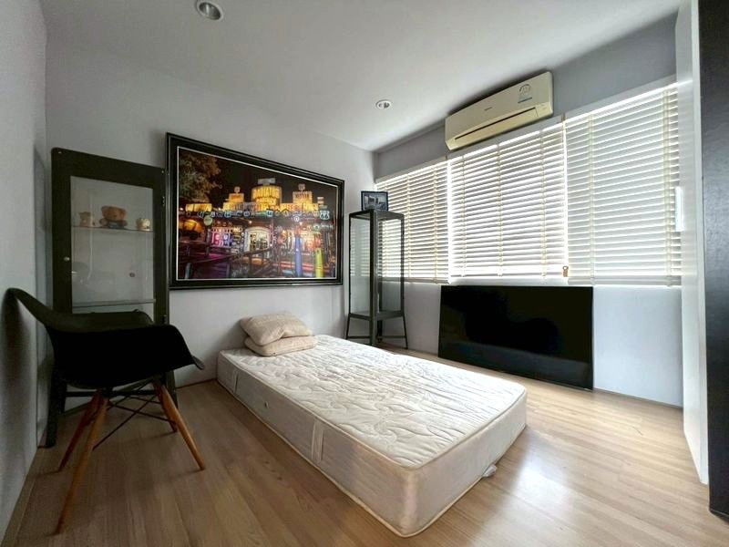 picture Home Office for Sale at Jade Praise Sathorn–Rama 3 | Prime Location Near Sathorn - 8/11