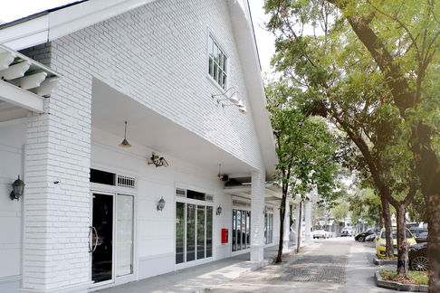 ออฟฟิศ สำนักงาน Office ร้านขายของ ให้เช่า ไอเพลส แหลมฉบัง ติดถ.สุขุมวิท อ.ศรีราชา จ.ชลบุรี
