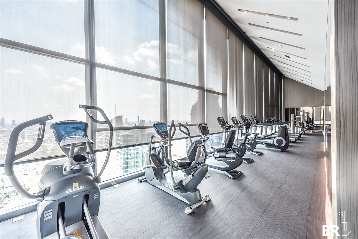 picture The Diplomat Sathorn near BTS Surasak Live the Luxury Style in a High-potential Location - 2/9