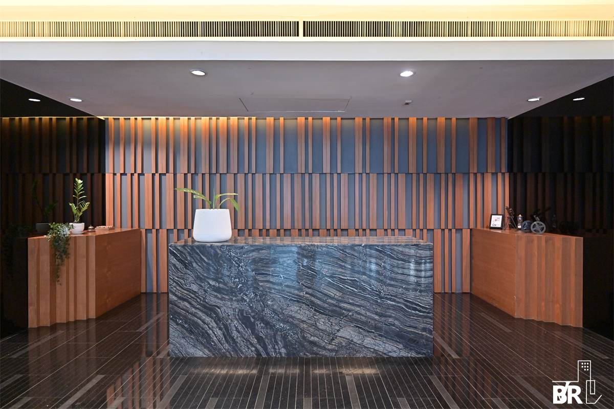 picture Via 49  Ultimate Luxury Lifestyle with Convenience - 4/9