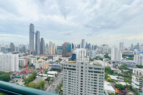 Ivy Thonglor  Ultimate Luxury Condo in Business District