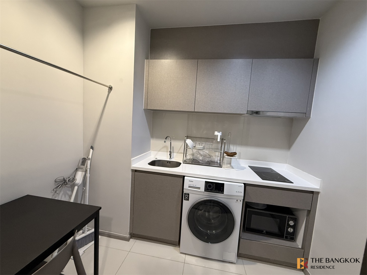 picture Luxury Condo at Special Price Life Asoke - Rama 9 near MRT Rama 9 Station - 5/9